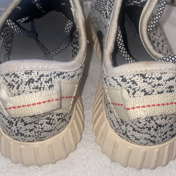 Yeezy Turtle Dove - Picture 6 of 11